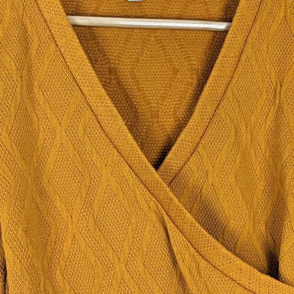 Haute Monde Women's Surplice Faux Wrap Knit Top S Gold - Picture 5 of 9